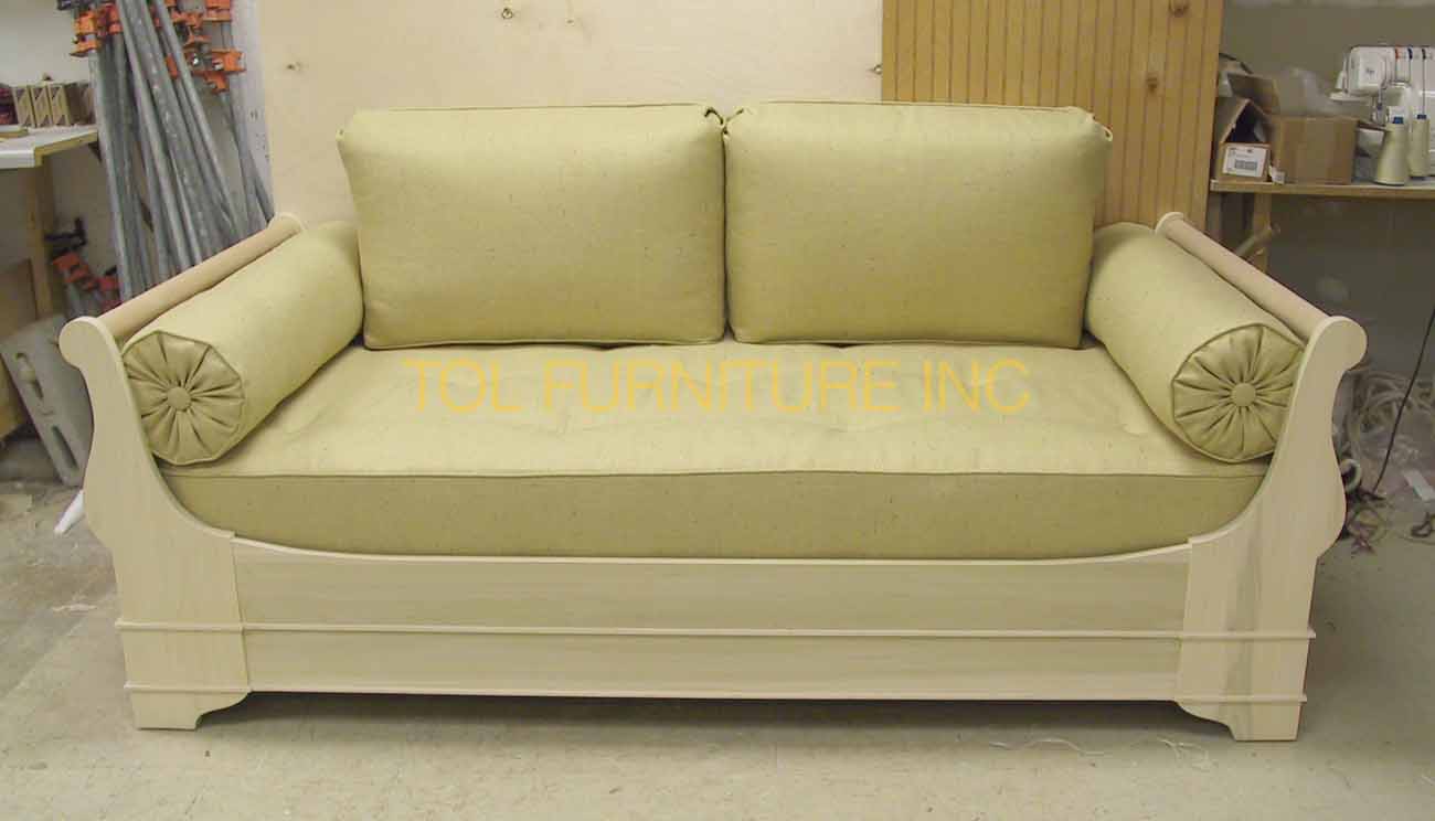 TOLbed1 front with cushions